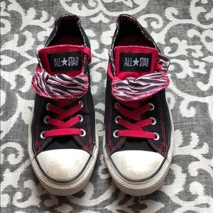 Black and pink converse